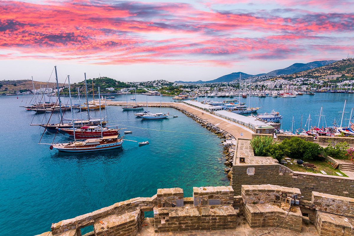 Utsikt över Egeiska havet från Bodrum, hit kan du flyga med Norwegian.