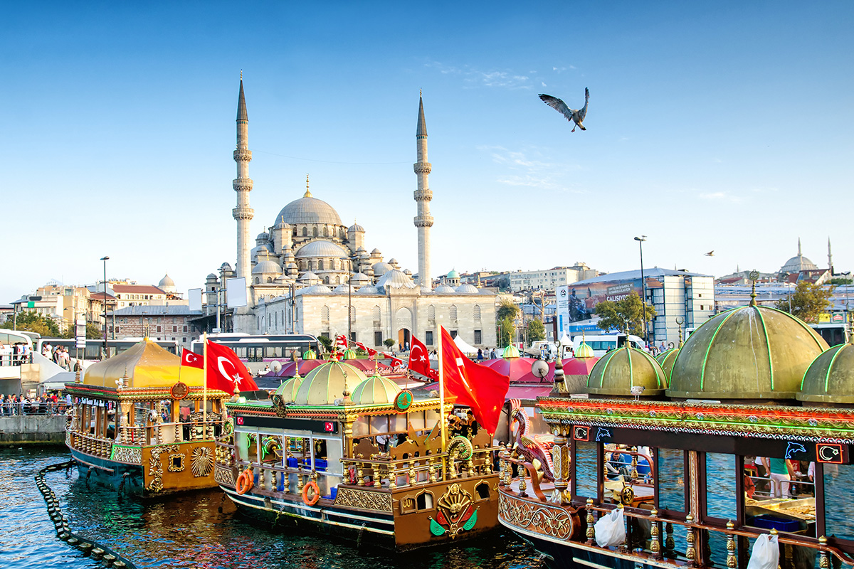 Den nya moskén, res till Istanbul med Norwegian